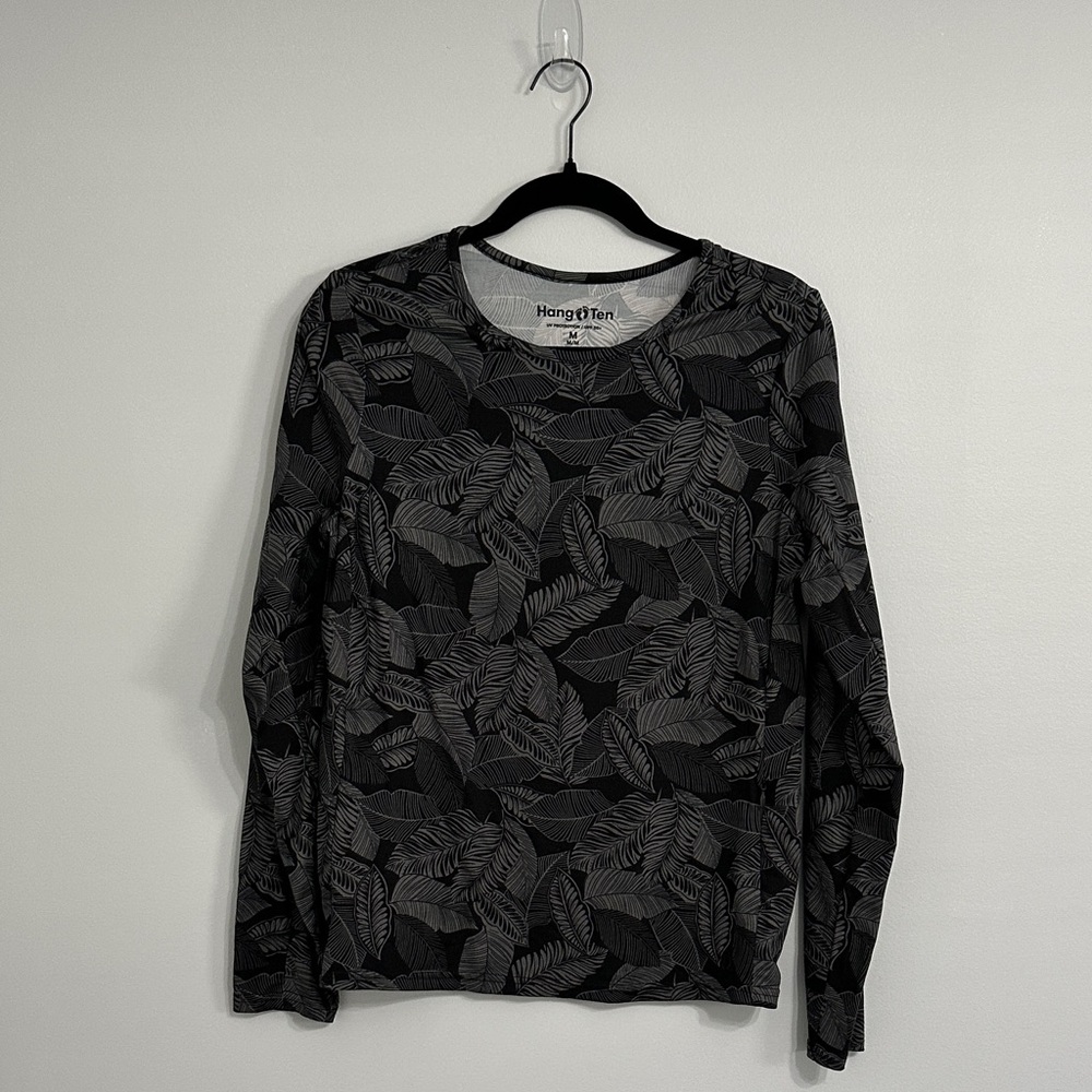 Hang Ten Black and Gray Leaf Pattern Shirt. UPF 50+ Sun Protection